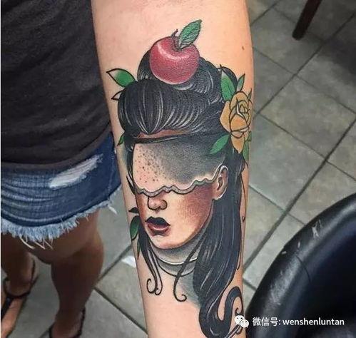 胳膊纹身女吃瓜,揭秘胳膊纹身女的热辣吃瓜瞬间